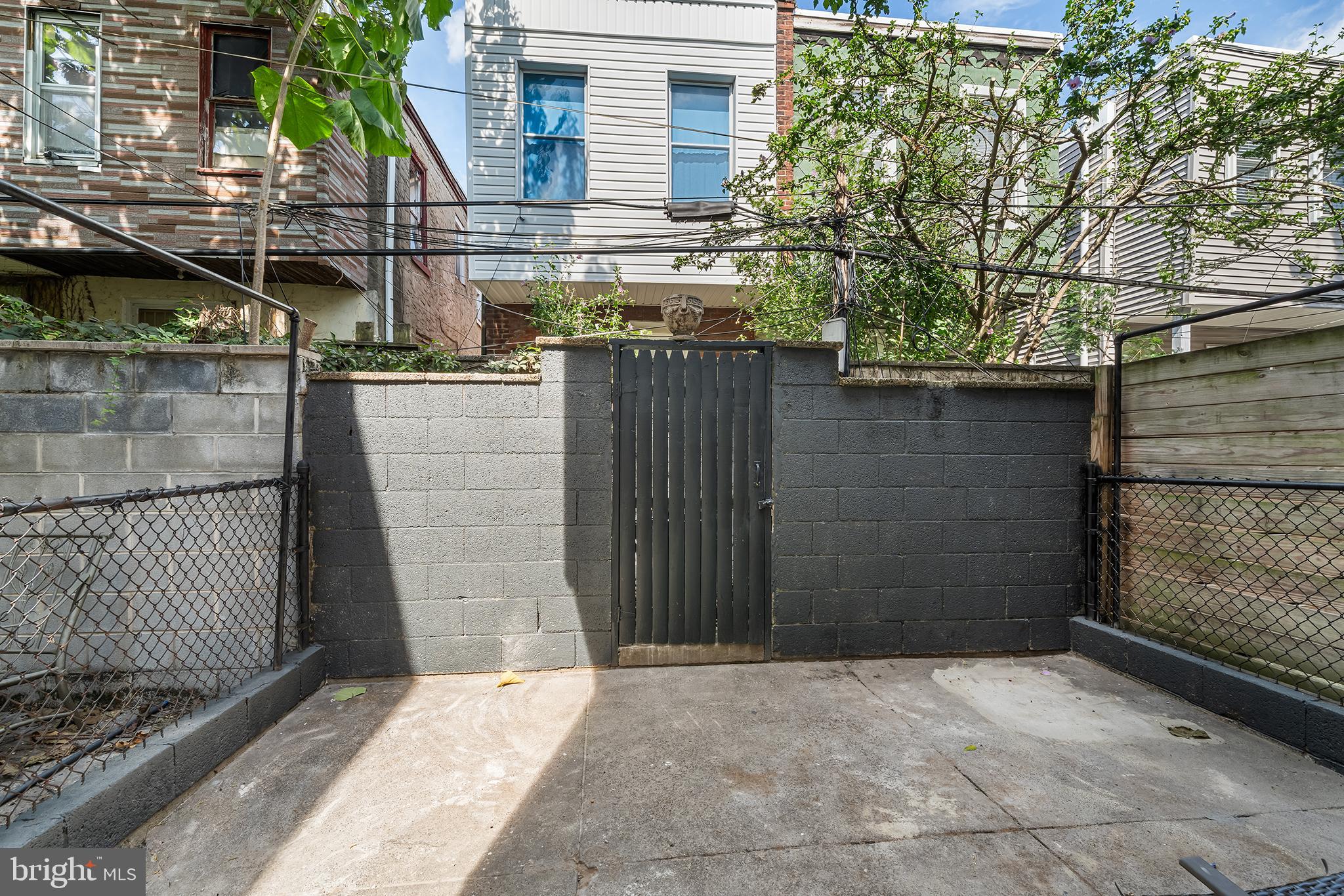 2115 Watkins Street Philadelphia, PA 19145 - Photo 8 of 25 Backyard/Patio