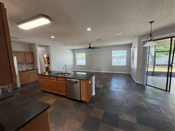 $2,500 | 2831 Village Pine Terrace, Orlando, FL 32833