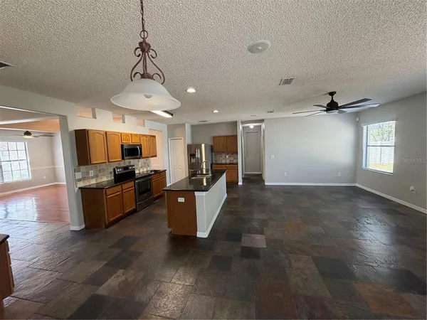 $2,500 | 2831 Village Pine Terrace, Orlando, FL 32833