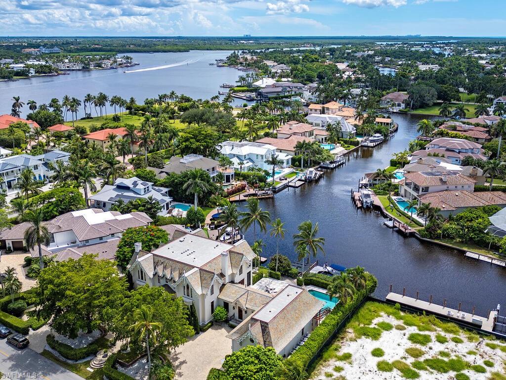 730 21st Avenue South Naples, FL 34102 - Photo 9 of 50