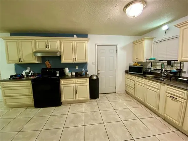 $220,000 | 4168 Lac Saint Pierre Drive, Harvey, LA 70058