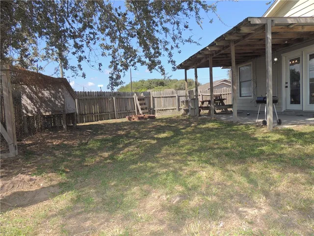 $1,600 | 825 Mariana Drive, Corpus Christi, TX 78418