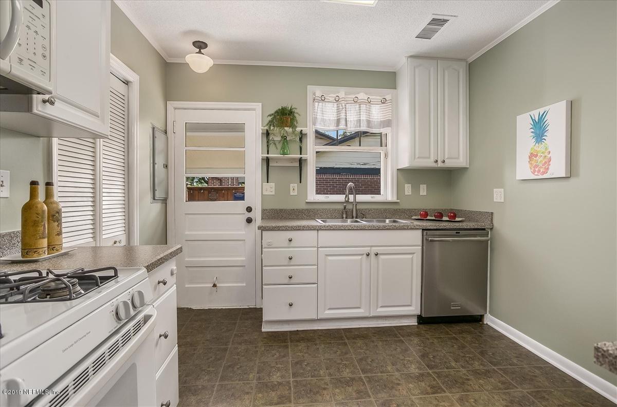 1660 Mayview Road Jacksonville, FL 32210 - Photo 8 of 20 09-Kitchen