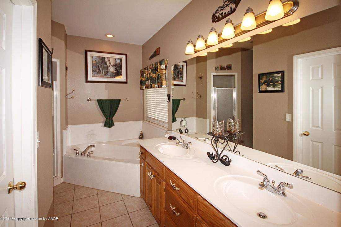 250 Lantana Road Amarillo, TX 79124 - Photo 15 of 40 Master Bath