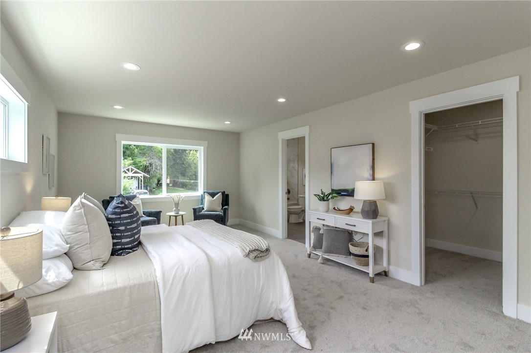 10406 2nd Place Southwest Seattle, WA 98146 - Photo 14 of 38