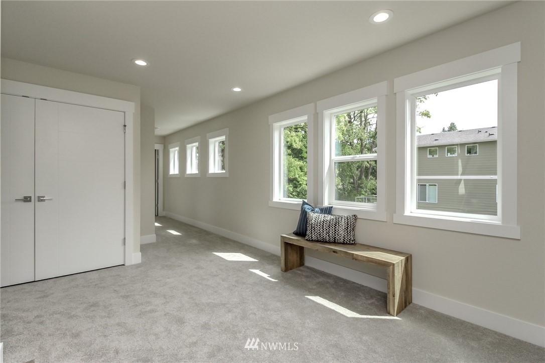 10406 2nd Place Southwest Seattle, WA 98146 - Photo 18 of 38