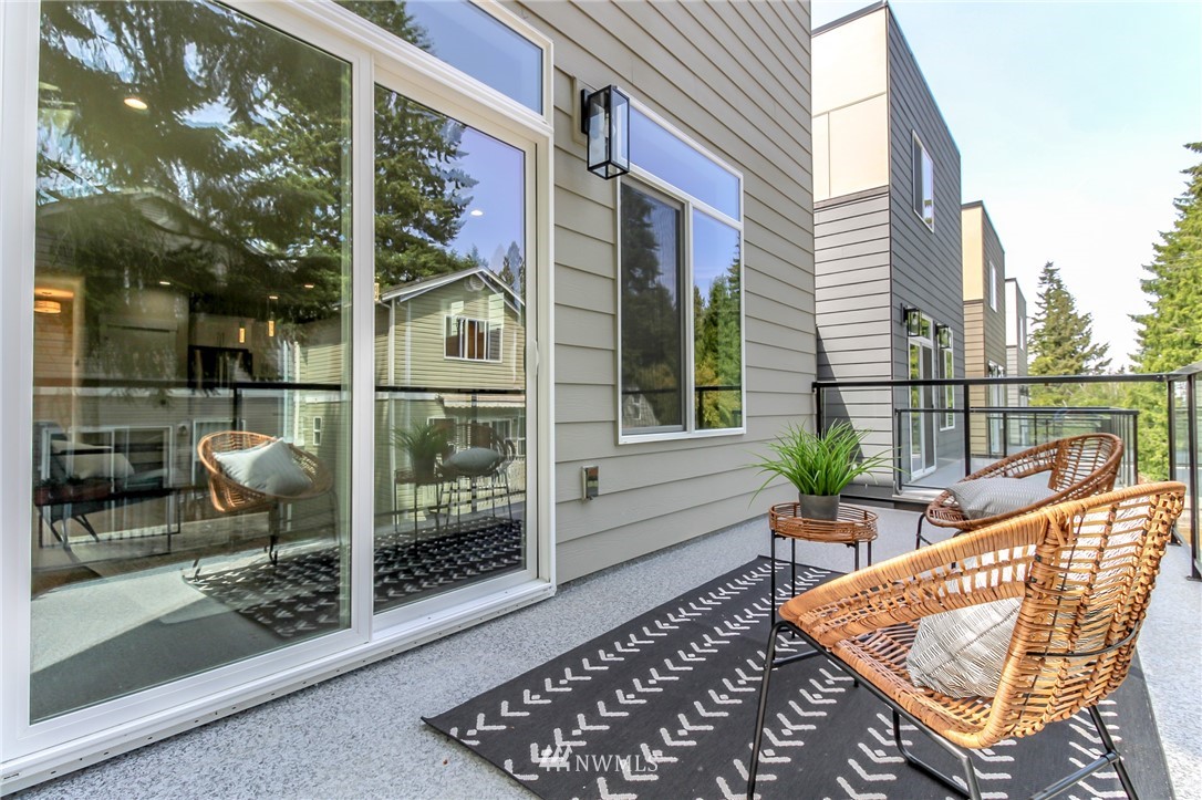 10406 2nd Place Southwest Seattle, WA 98146 - Photo 21 of 38