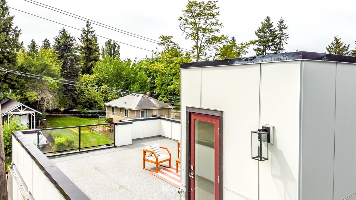 10406 2nd Place Southwest Seattle, WA 98146 - Photo 22 of 38