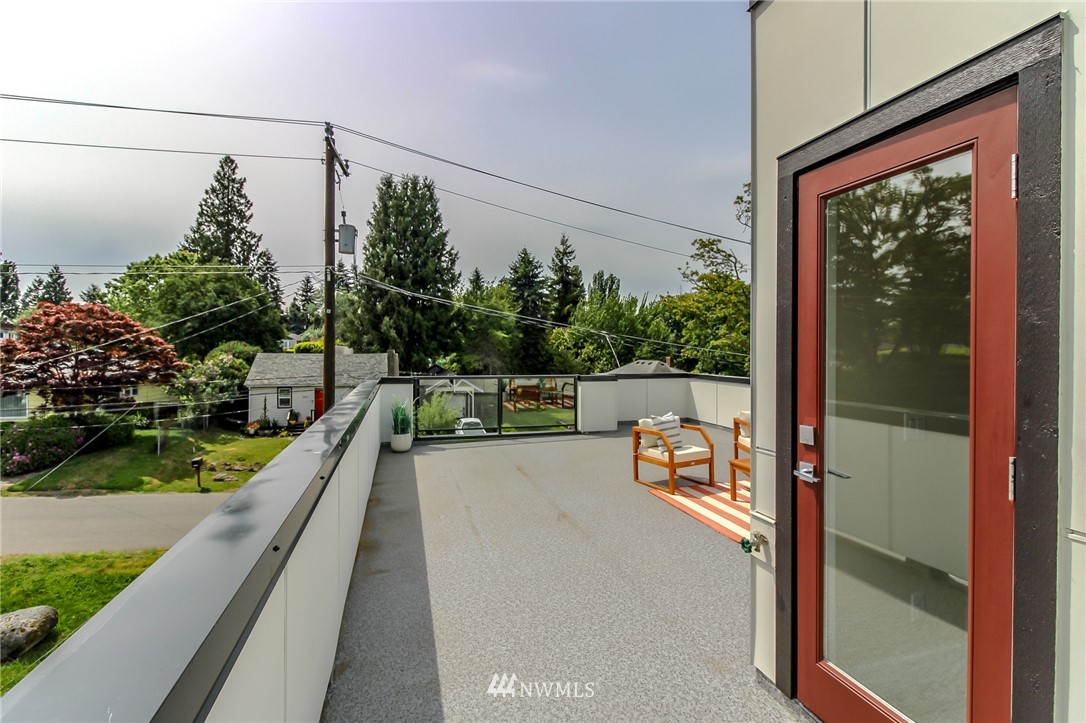 10406 2nd Place Southwest Seattle, WA 98146 - Photo 23 of 38