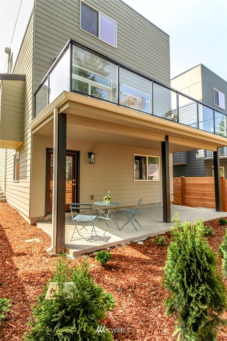 10406 2nd Place Southwest Seattle, WA 98146 - Photo 27 of 38