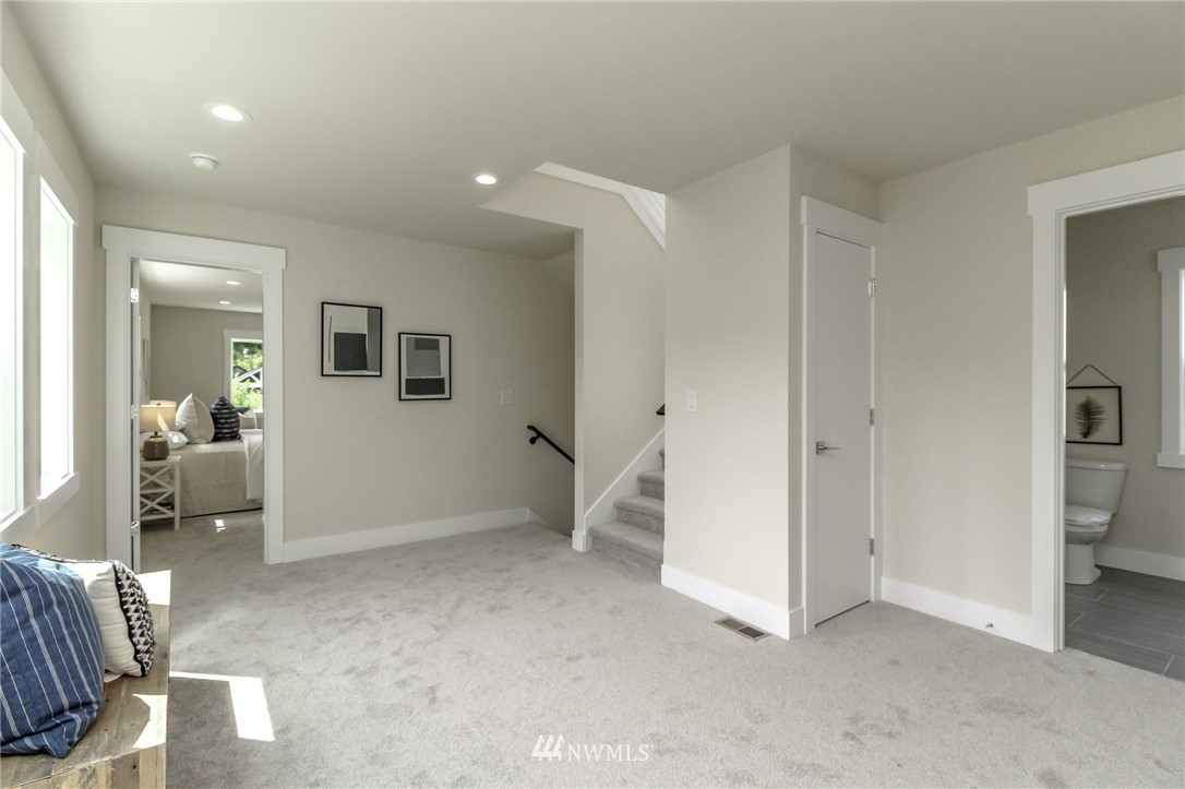 10406 2nd Place Southwest Seattle, WA 98146 - Photo 32 of 38