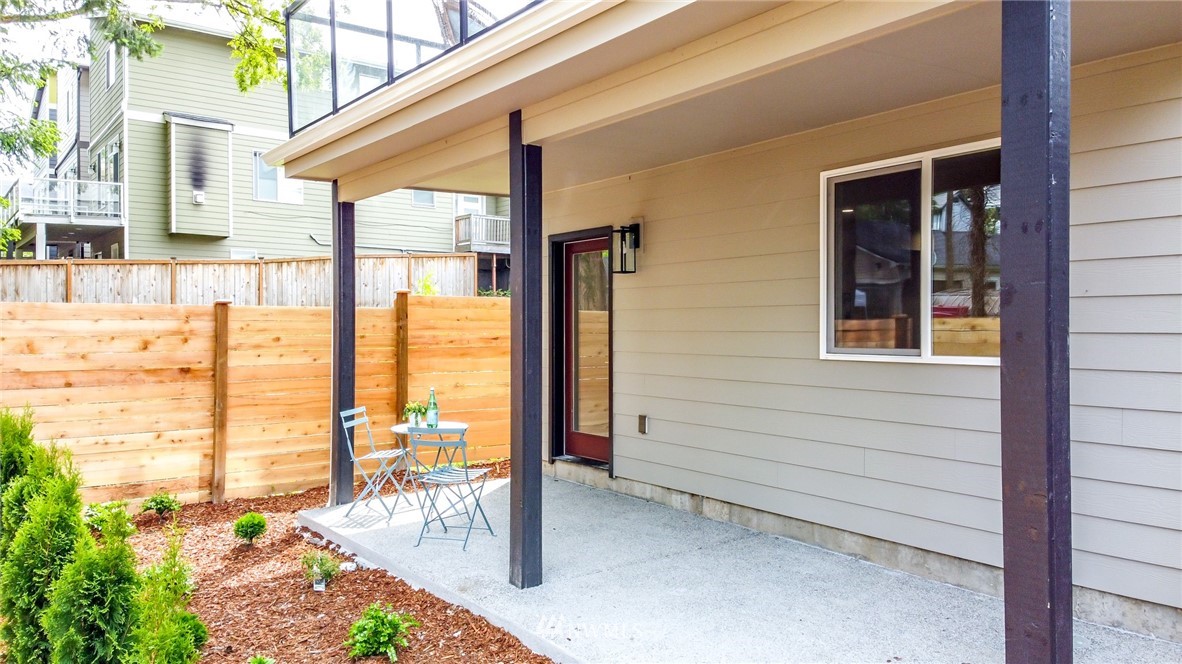 10406 2nd Place Southwest Seattle, WA 98146 - Photo 36 of 38