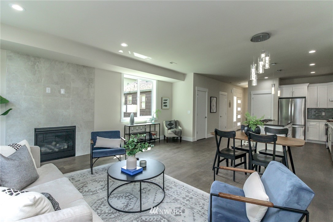 10406 2nd Place Southwest Seattle, WA 98146 - Photo 5 of 38