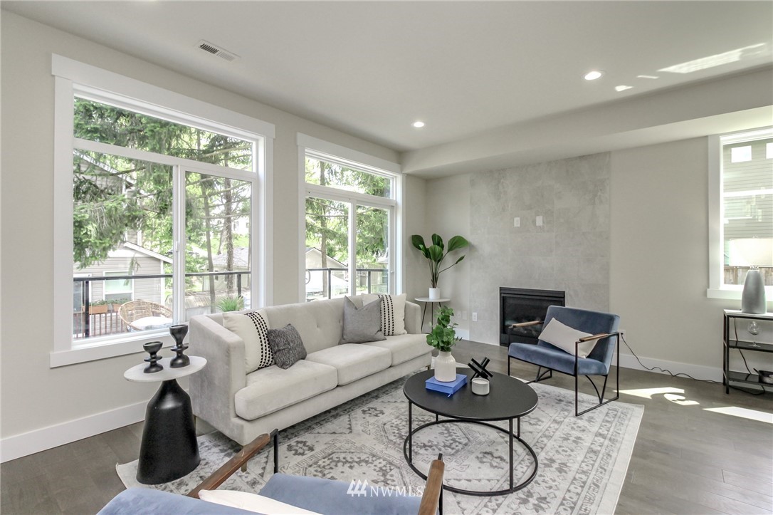 10406 2nd Place Southwest Seattle, WA 98146 - Photo 6 of 38