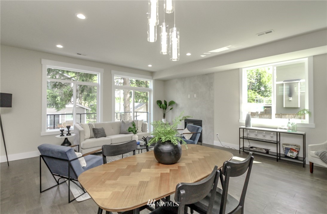 10406 2nd Place Southwest Seattle, WA 98146 - Photo 9 of 38