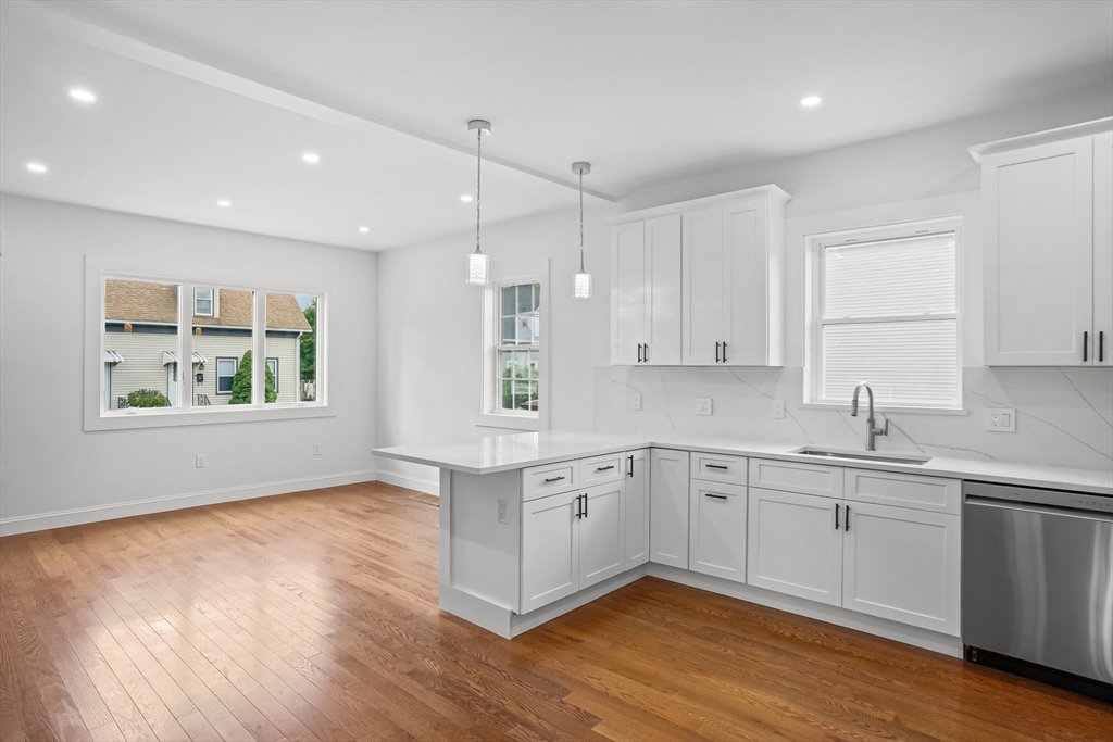 24 Cottage Street Taunton, MA 02780 - Photo 10 of 41