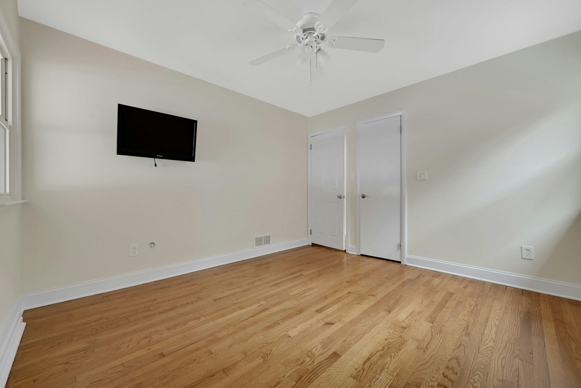 126 Huber Street Secaucus, NJ 07094 - Photo 16 of 26
