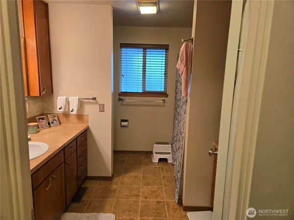 $2,800 | 3003 89th Drive Southeast, Unit A, Lake Stevens, WA 98258