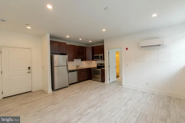 $2,017 | 427-33 Monroe Street, Unit 102, Philadelphia, PA 19147