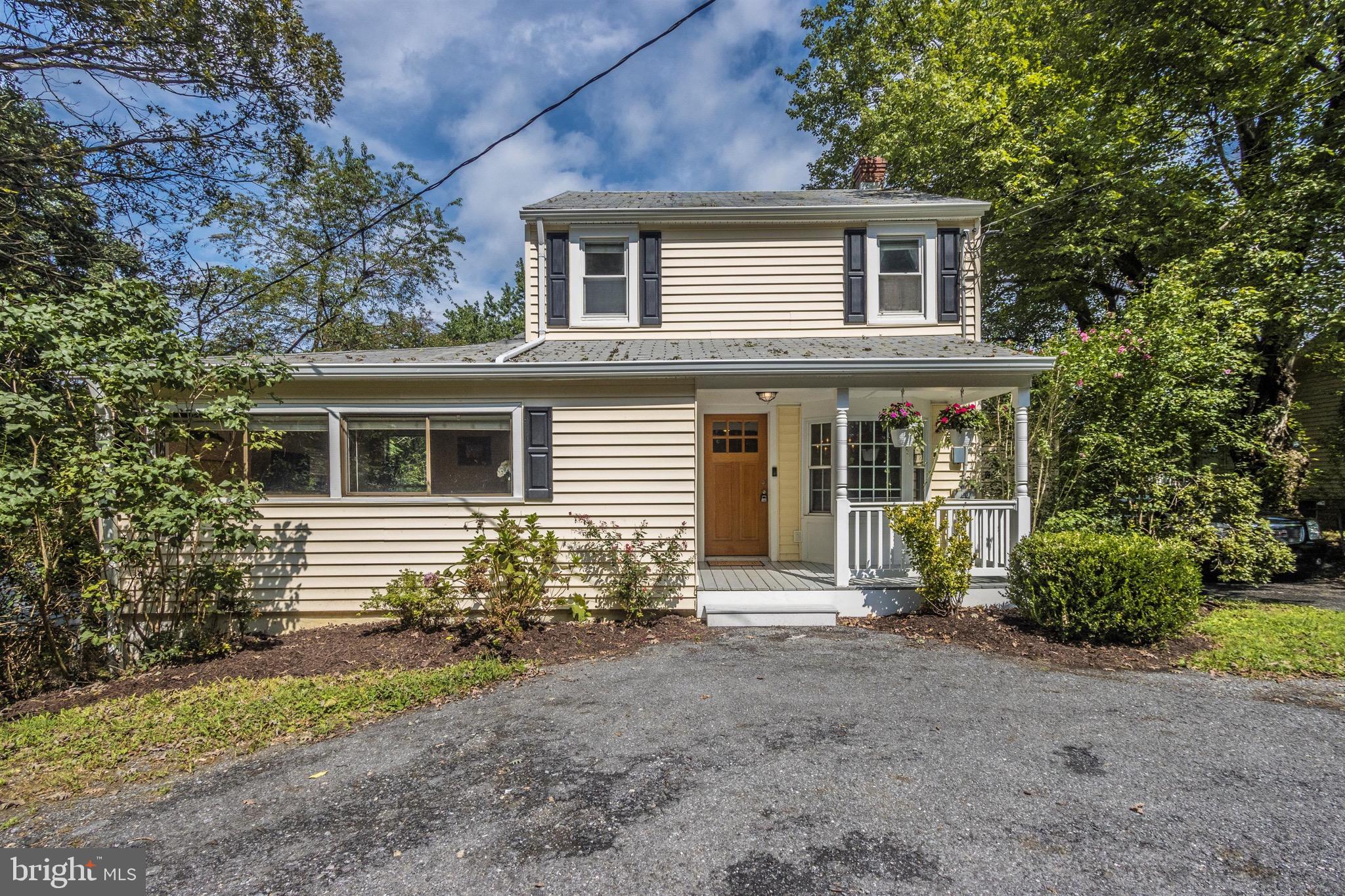 15123 Comus Road Clarksburg, MD 20871 - Photo 2 of 27 Circular Drive with Additional Parking