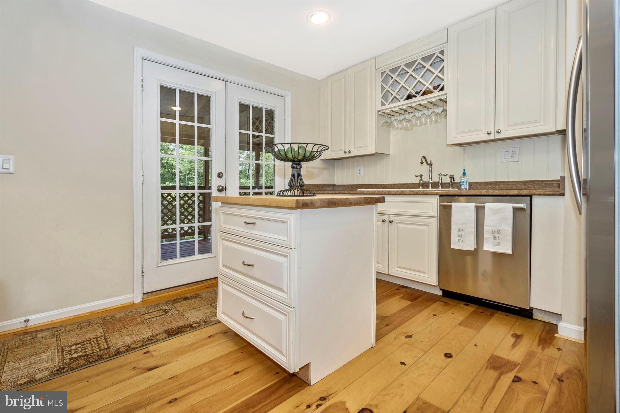 15123 Comus Road Clarksburg, MD 20871 - Photo 10 of 27 Butcher Block Chef's Kitchen
