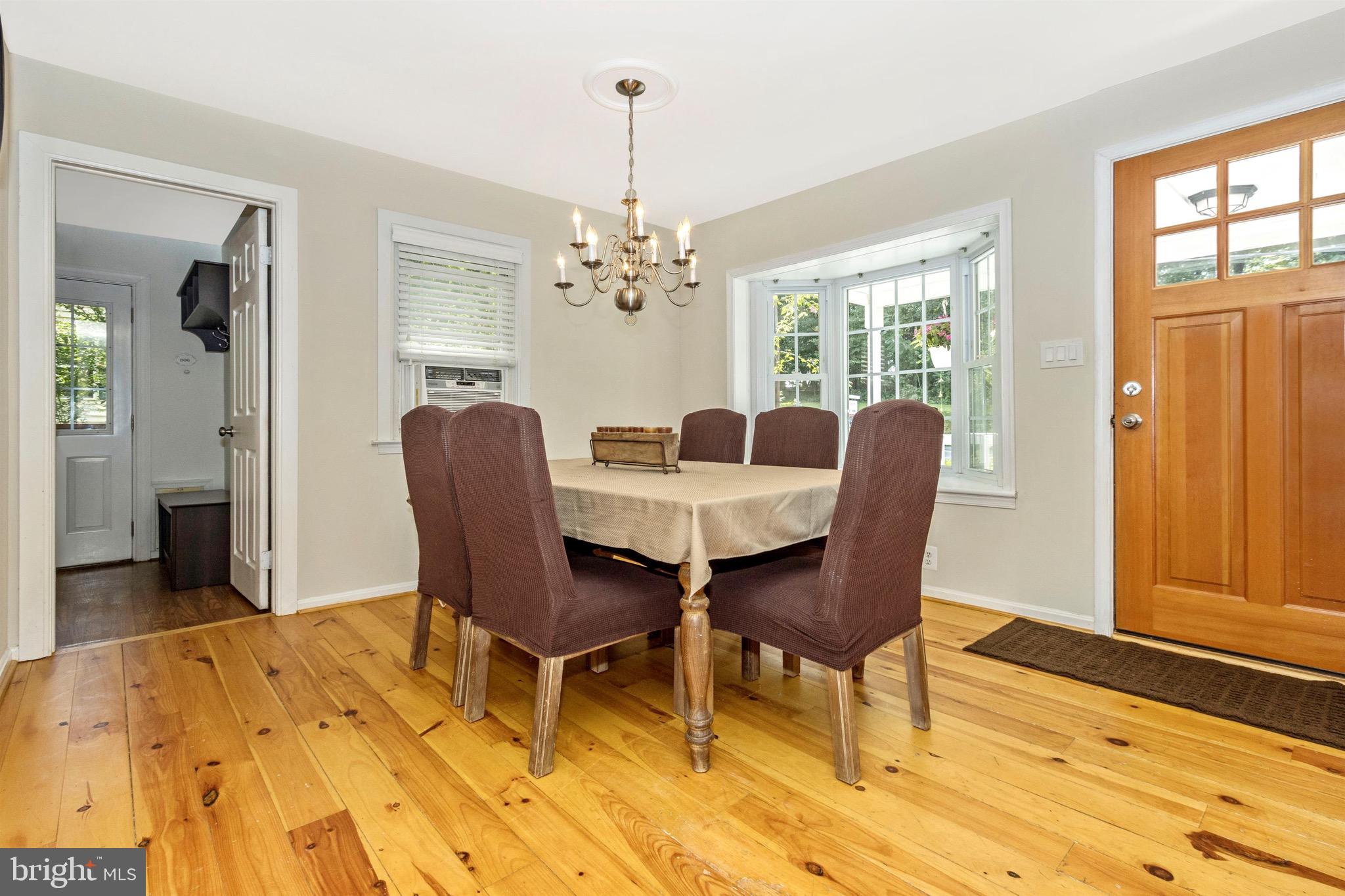 15123 Comus Road Clarksburg, MD 20871 - Photo 4 of 27 Dining Room with Bay Window