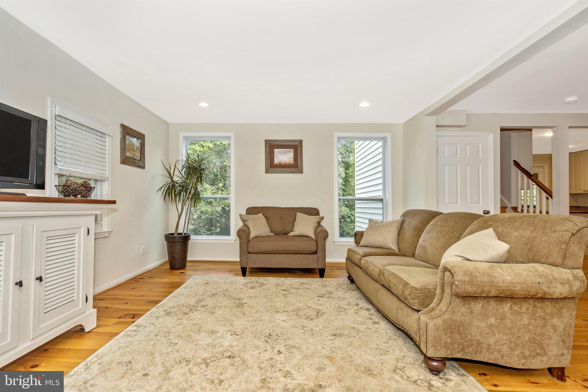 15123 Comus Road Clarksburg, MD 20871 - Photo 5 of 27 Huge Living Room or Great Room