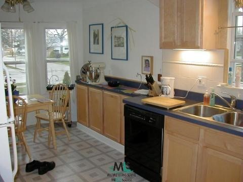 22860 Roxana Avenue Eastpointe, MI 48021 - Photo 6 of 9 416140-5.JPG