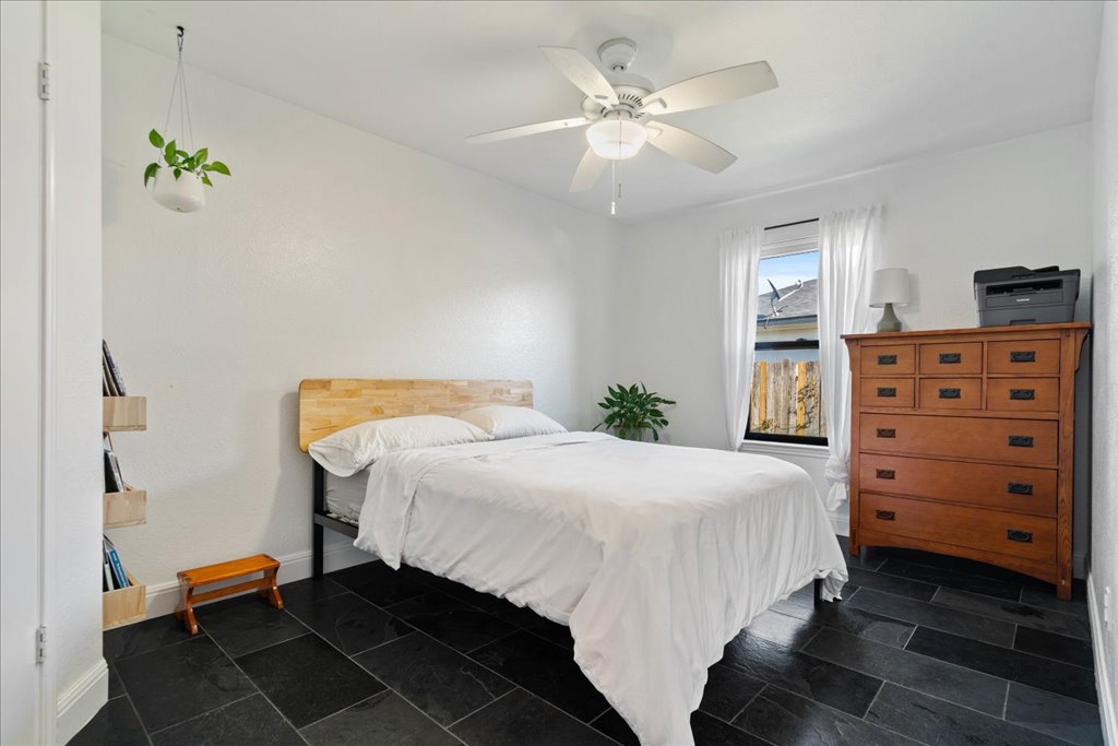 2506 Jenibeth Lane Austin, TX 78744 - Photo 17 of 23 Secondary bedroom