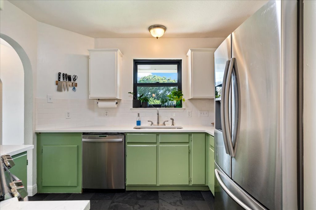 2506 Jenibeth Lane Austin, TX 78744 - Photo 7 of 23