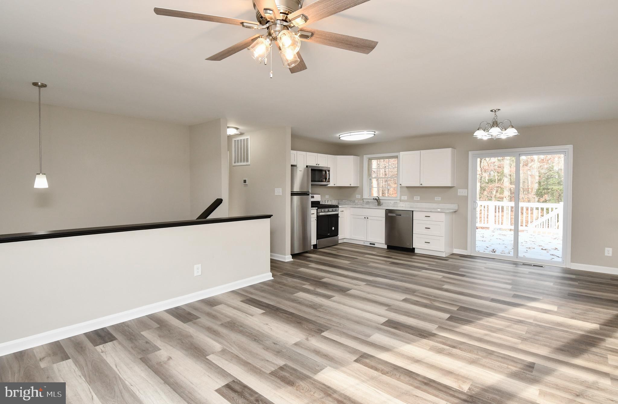 5515 South Branch Road Fredericksburg, VA 22407 - Photo 7 of 38 living room