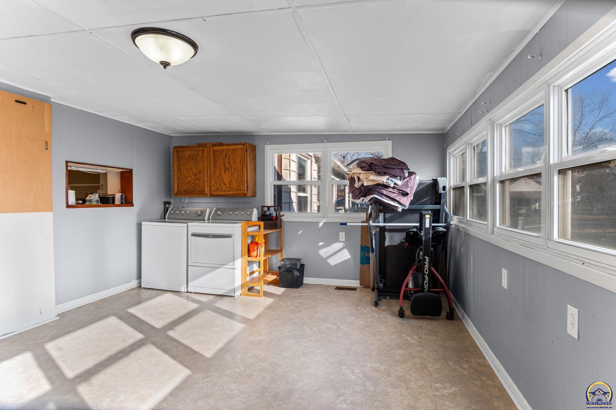 607 Maple Street Overbrook, KS 66524 - Photo 7 of 16