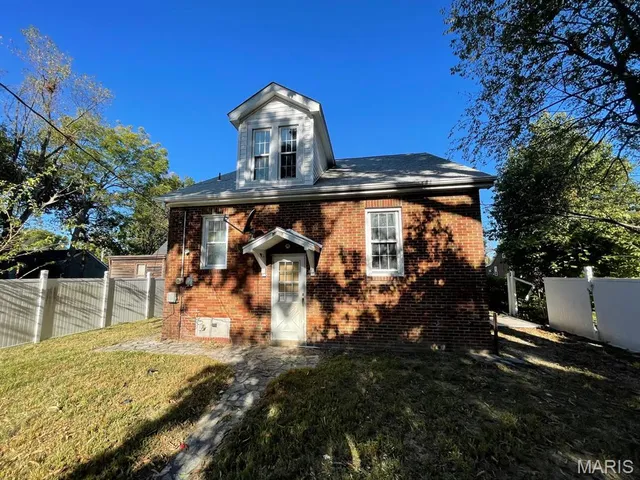 $49,900 | 910 North Church Street, Belleville, IL 62220