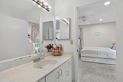 $395,000 | 11461 Lakeview Drive, Unit 8, Coral Springs, FL 33071