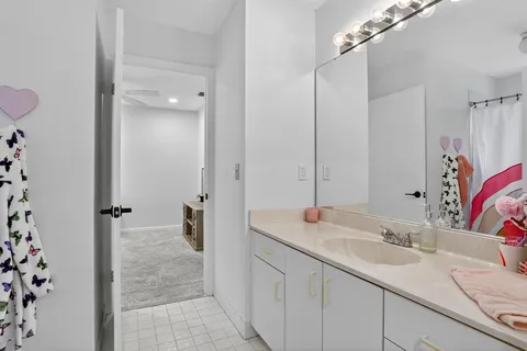 $395,000 | 11461 Lakeview Drive, Unit 8, Coral Springs, FL 33071