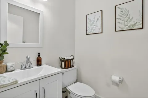 $395,000 | 11461 Lakeview Drive, Unit 8, Coral Springs, FL 33071