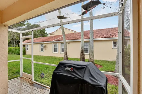 $395,000 | 11461 Lakeview Drive, Unit 8, Coral Springs, FL 33071