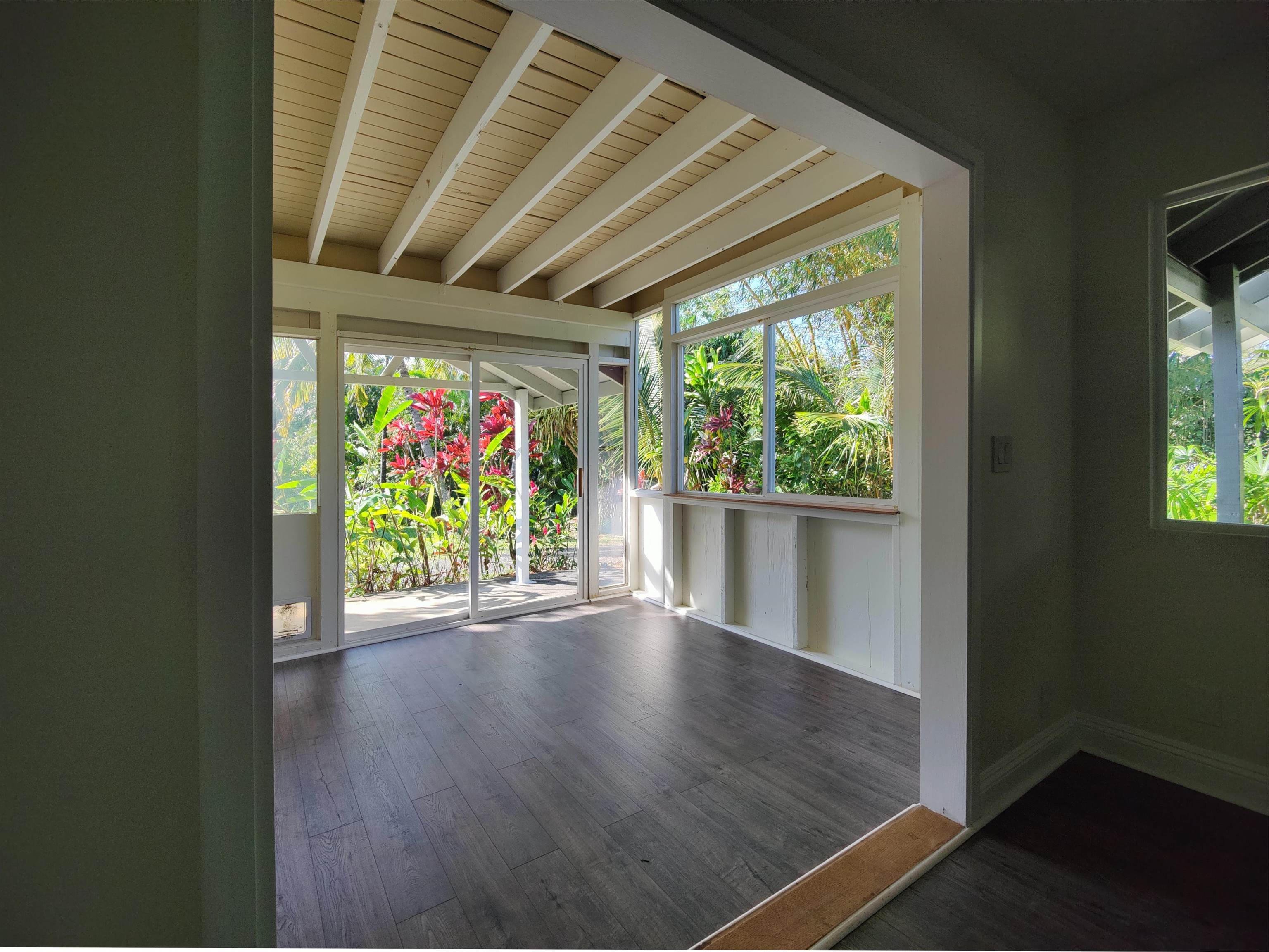 142 Peahi Road Haiku, HI 96708 - Photo 12 of 21 a view of an empty room with a window