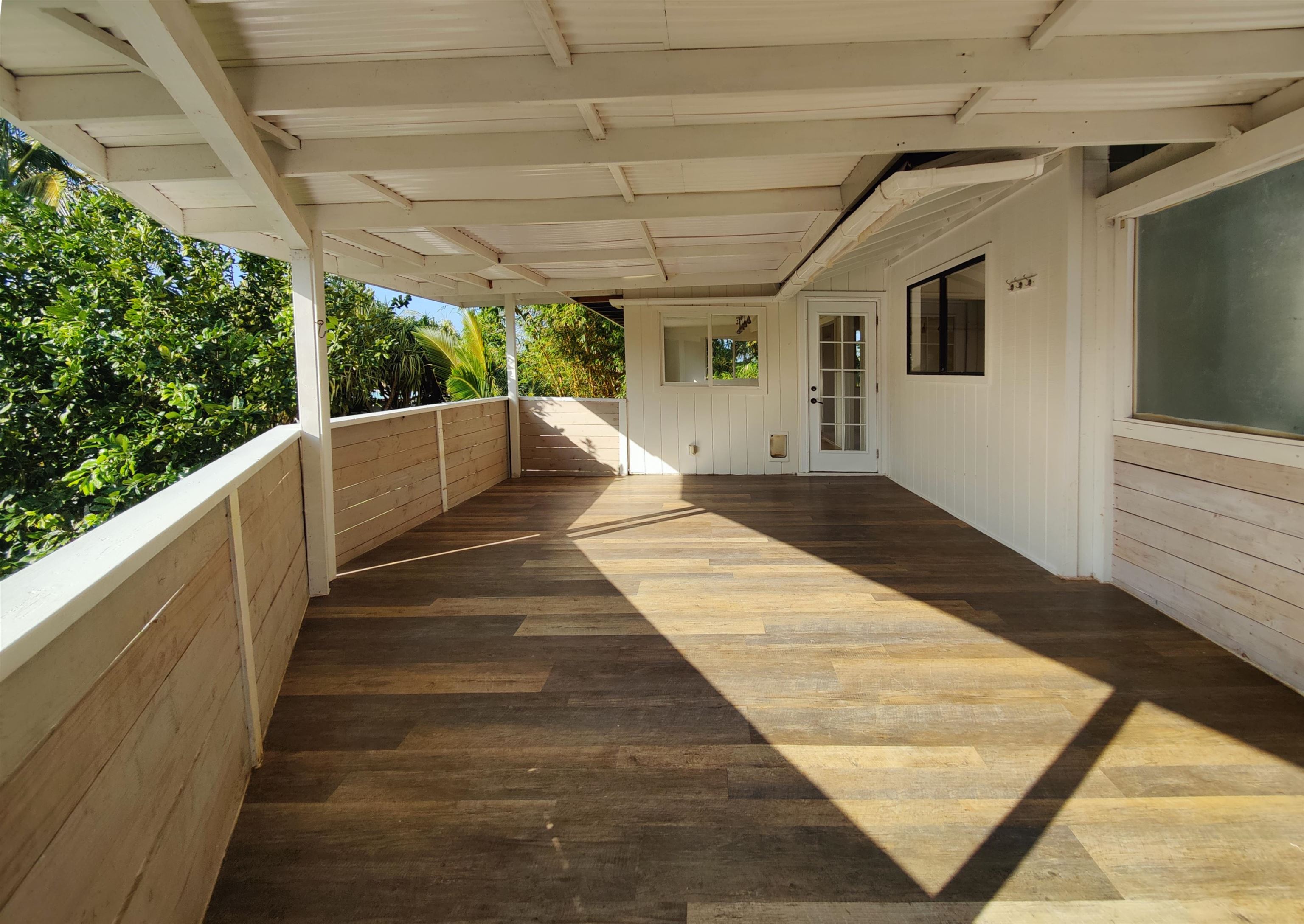 142 Peahi Road Haiku, HI 96708 - Photo 8 of 21 a view of balcony