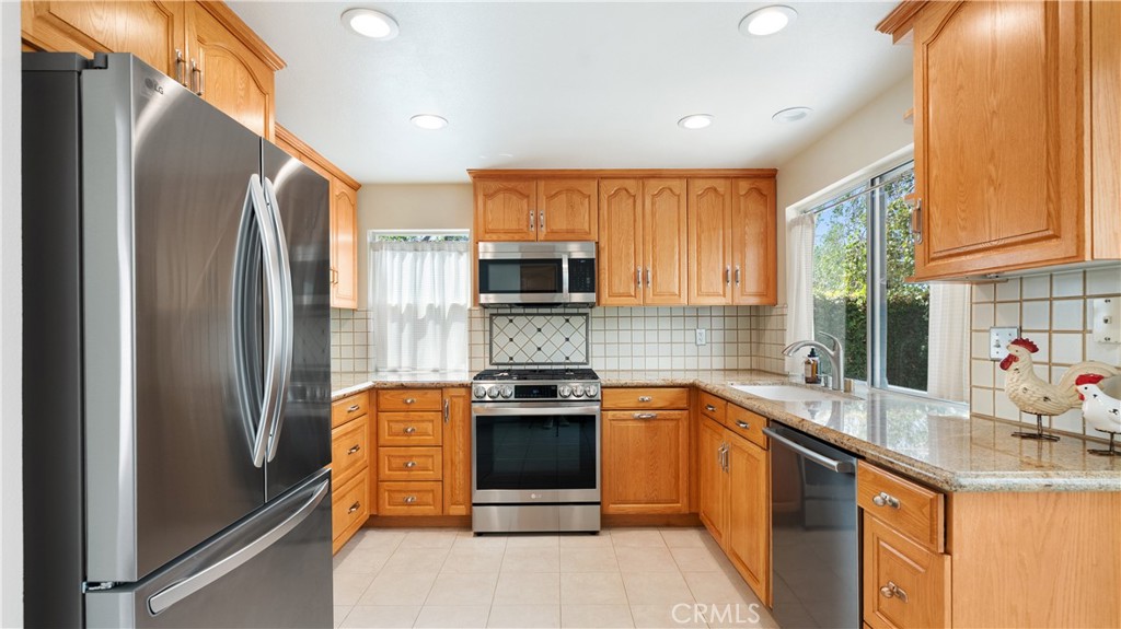 25950 Coloretti Court Valencia, CA 91355 - Photo 10 of 30