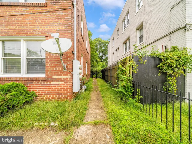 $405,000 | 4811 Quarles Street Northeast, Washington, DC 20019