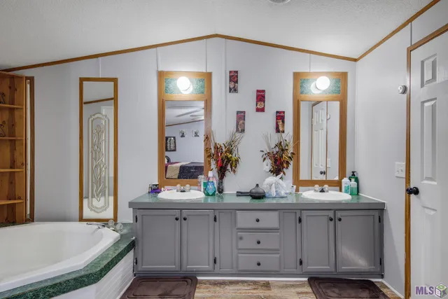 $72,400 | 10255 Railroad Drive, Maringouin, LA 70757