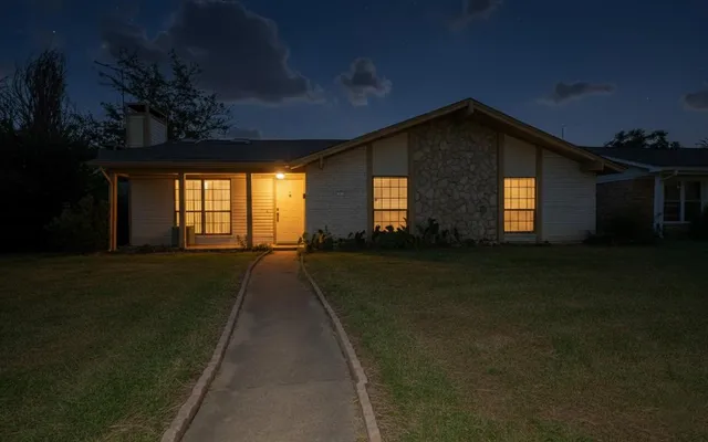 a house view with a outdoor space