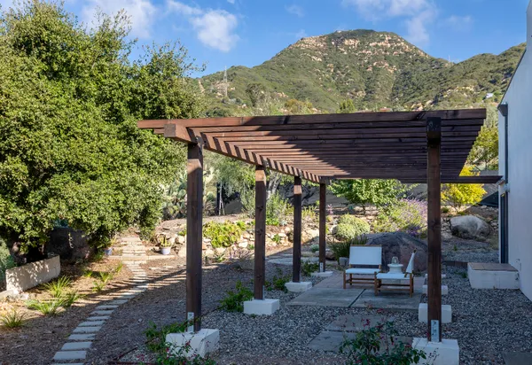 $2,530,000 | 195 East Mountain Drive, Montecito, CA 93108