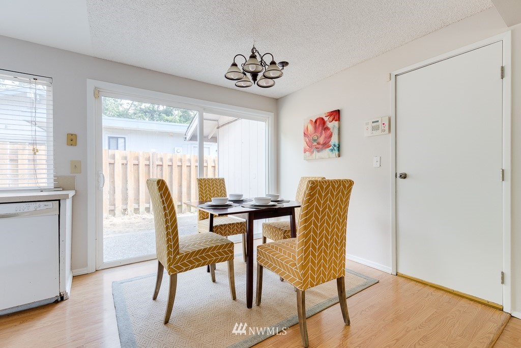 17813 Brook Boulevard Bothell, WA 98012 - Photo 5 of 21