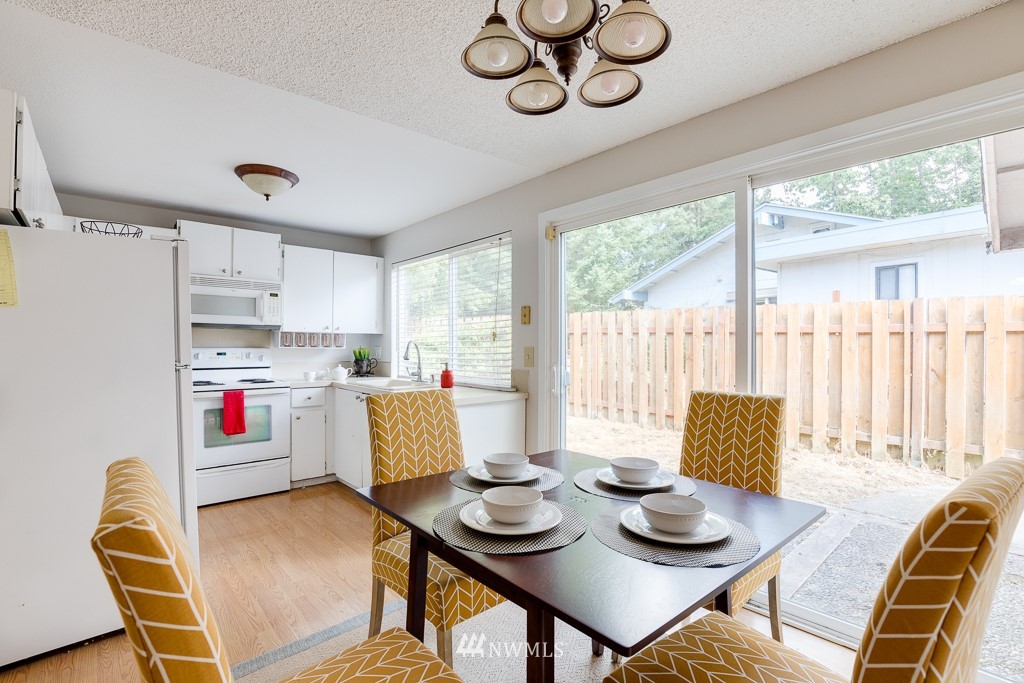 17813 Brook Boulevard Bothell, WA 98012 - Photo 6 of 21