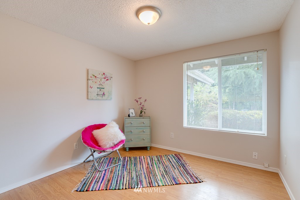17813 Brook Boulevard Bothell, WA 98012 - Photo 8 of 21
