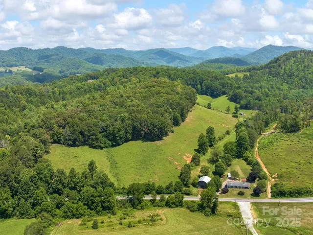 $950,000 | 821 Crooked Creek Road, Mars Hill, NC 28754