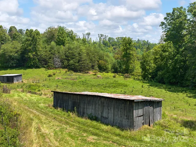 $950,000 | 821 Crooked Creek Road, Mars Hill, NC 28754