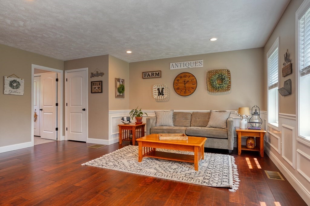 38 Spruce Road Westminster, MA 01473 - Photo 8 of 41